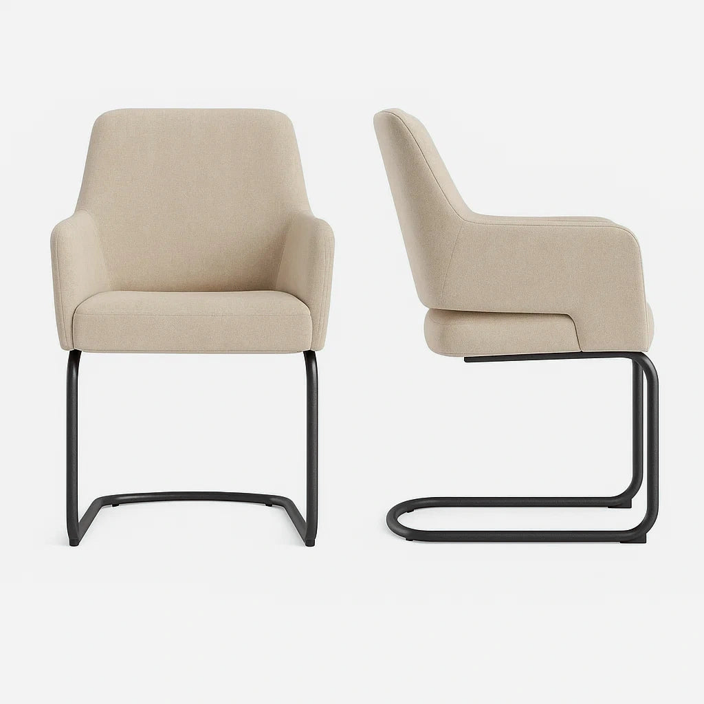 Sedia in tessuto beige con struttura in metallo